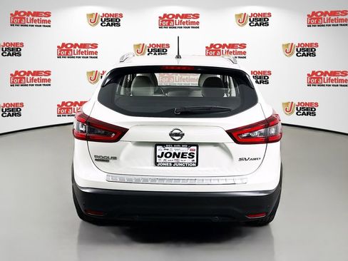 Certified 2022 Nissan Rogue Sport SV image 15