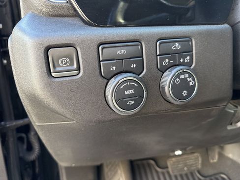 Used 2022 Chevrolet Silverado 1500 LT image 19