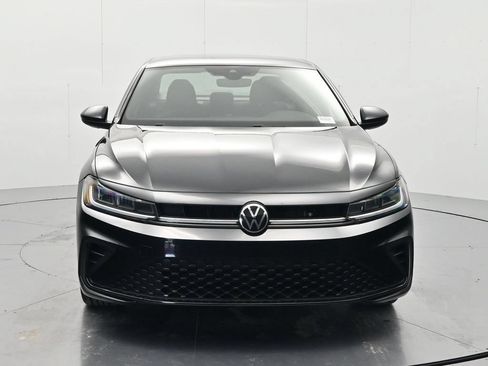 Used 2025 Volkswagen Jetta Sport FWD image 2