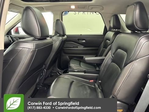 Used 2023 Nissan Pathfinder SL w/ SL Premium Package image 19