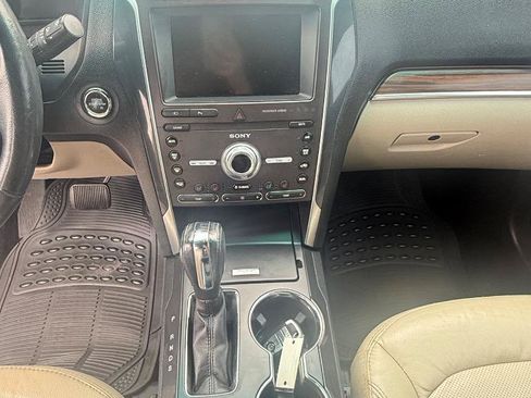 Used 2019 Ford Explorer Limited w/ Class III Trailer Tow Package FWD image 15