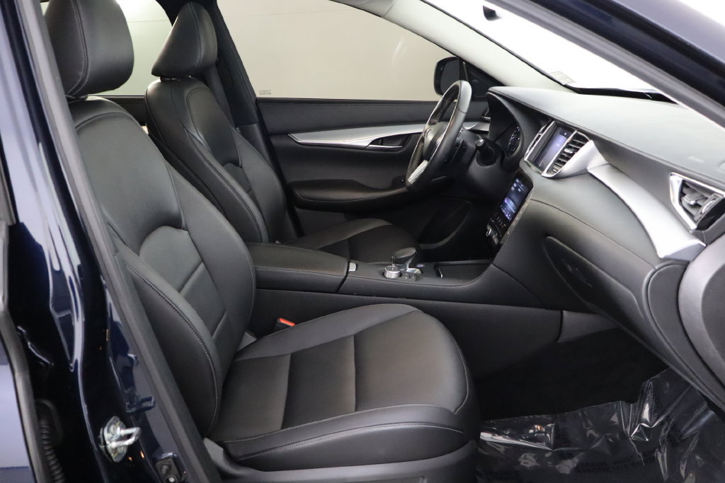 Used 2021 INFINITI QX50 Luxe AWD/4WD image 18