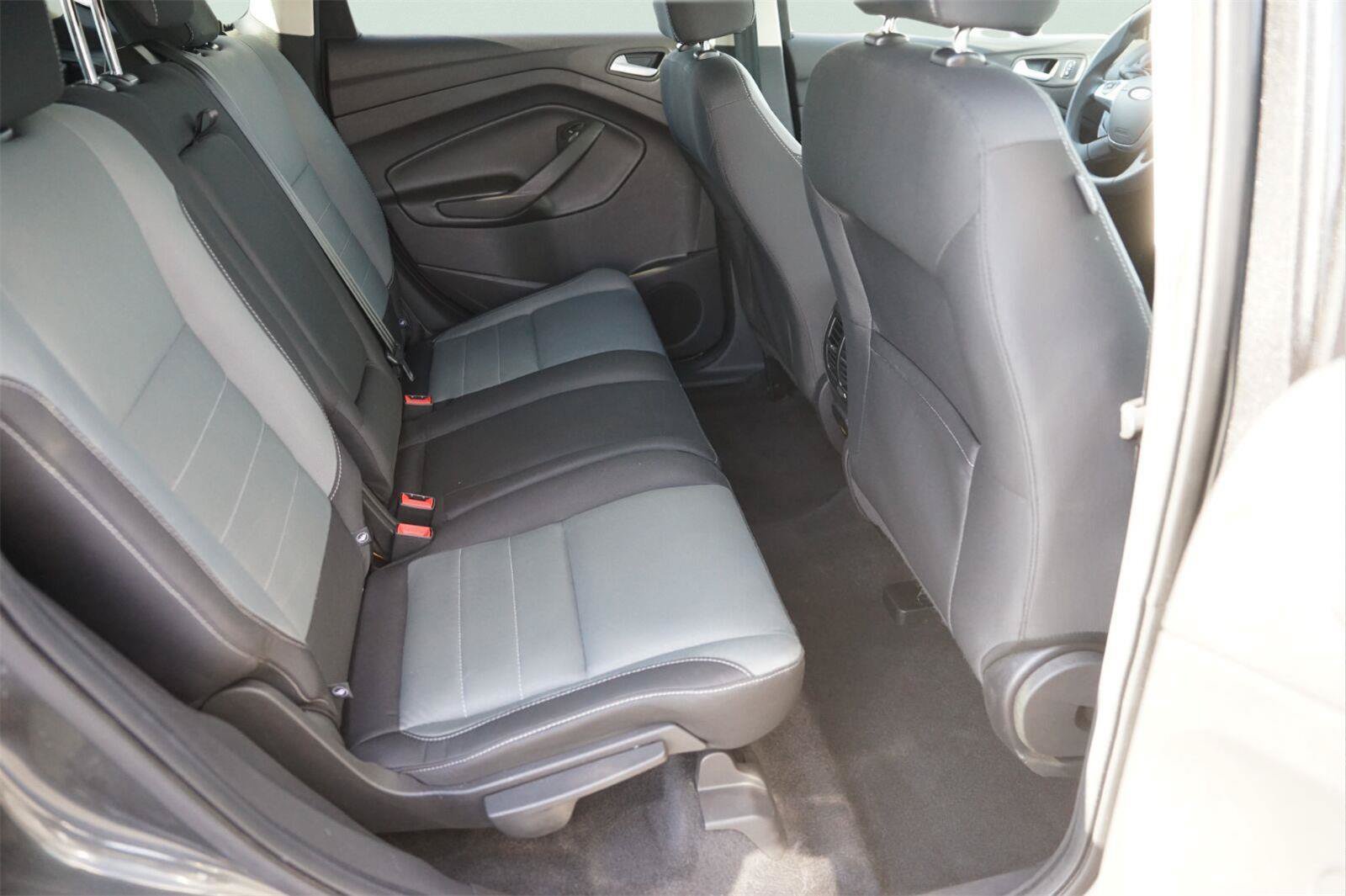 Used 2016 Ford Escape SE w/ Equipment Group 201A FWD image 15