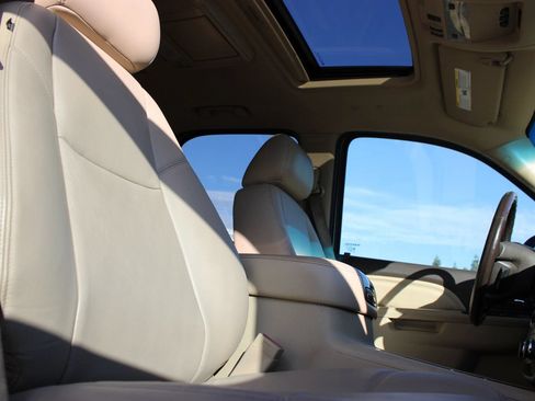Used 2013 GMC Yukon Denali AWD/4WD image 9