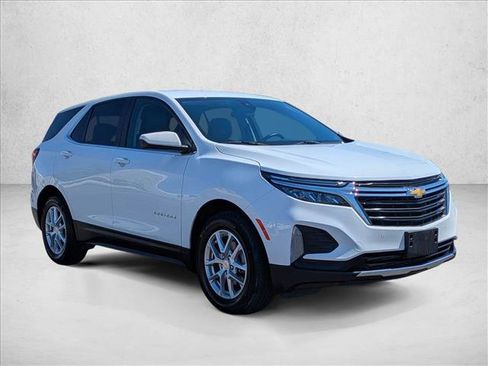 Used 2024 Chevrolet Equinox LT FWD image 3