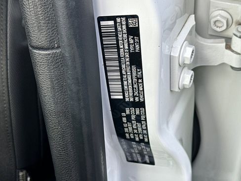 Used 2015 Jeep Renegade Trailhawk w/ Cold Weather Group image 21