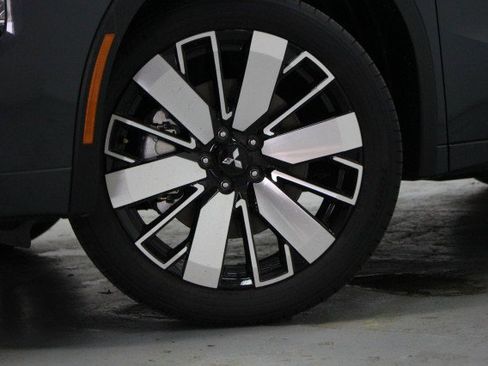 New 2026 Mitsubishi Outlander SEL image 3