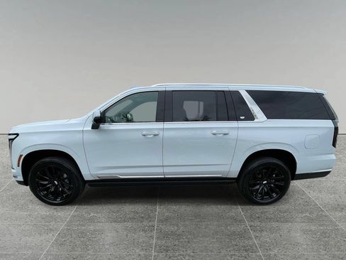 New 2026 Cadillac Escalade ESV Luxury AWD/4WD image 2