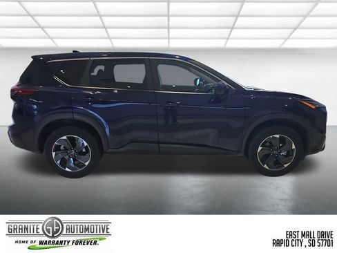 Used 2026 Nissan Rogue SV AWD/4WD image 7