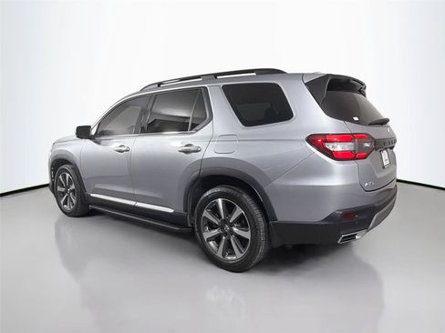 Used 2024 Honda Pilot Elite image 8