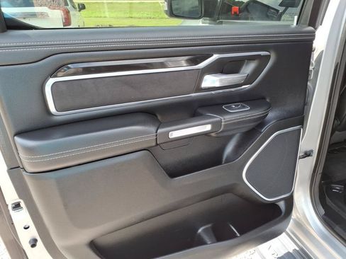 Used 2022 RAM 1500 Laramie AWD/4WD image 17