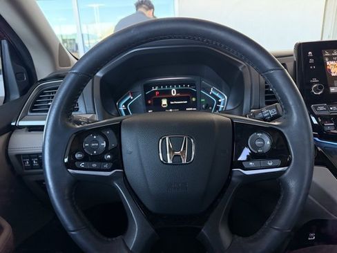 Used 2023 Honda Odyssey Touring image 11