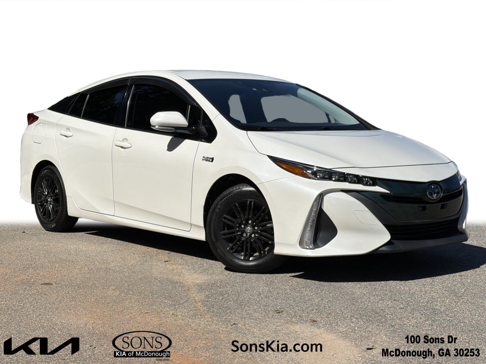 Used 2017 Toyota Prius Prime Premium FWD image 1
