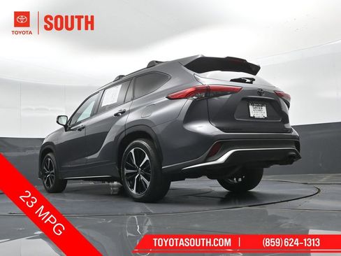 Used 2021 Toyota Highlander XSE AWD/4WD image 48