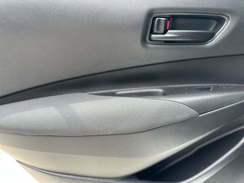 Used 2022 Toyota Corolla LE FWD image 16