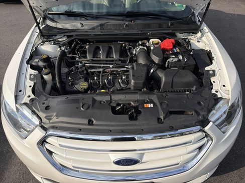 Used 2018 Ford Taurus Limited w/ Driver Assist Package FWD image 36