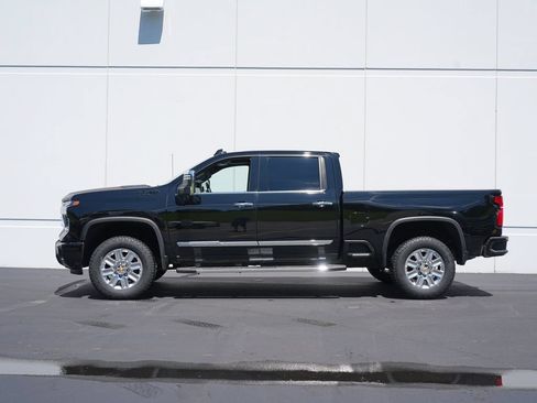Certified 2025 Chevrolet Silverado 3500 High Country w/ High Country Premium Package AWD/4WD image 6