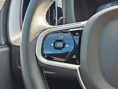 Used 2021 Volvo XC60 T6 R-Design image 22