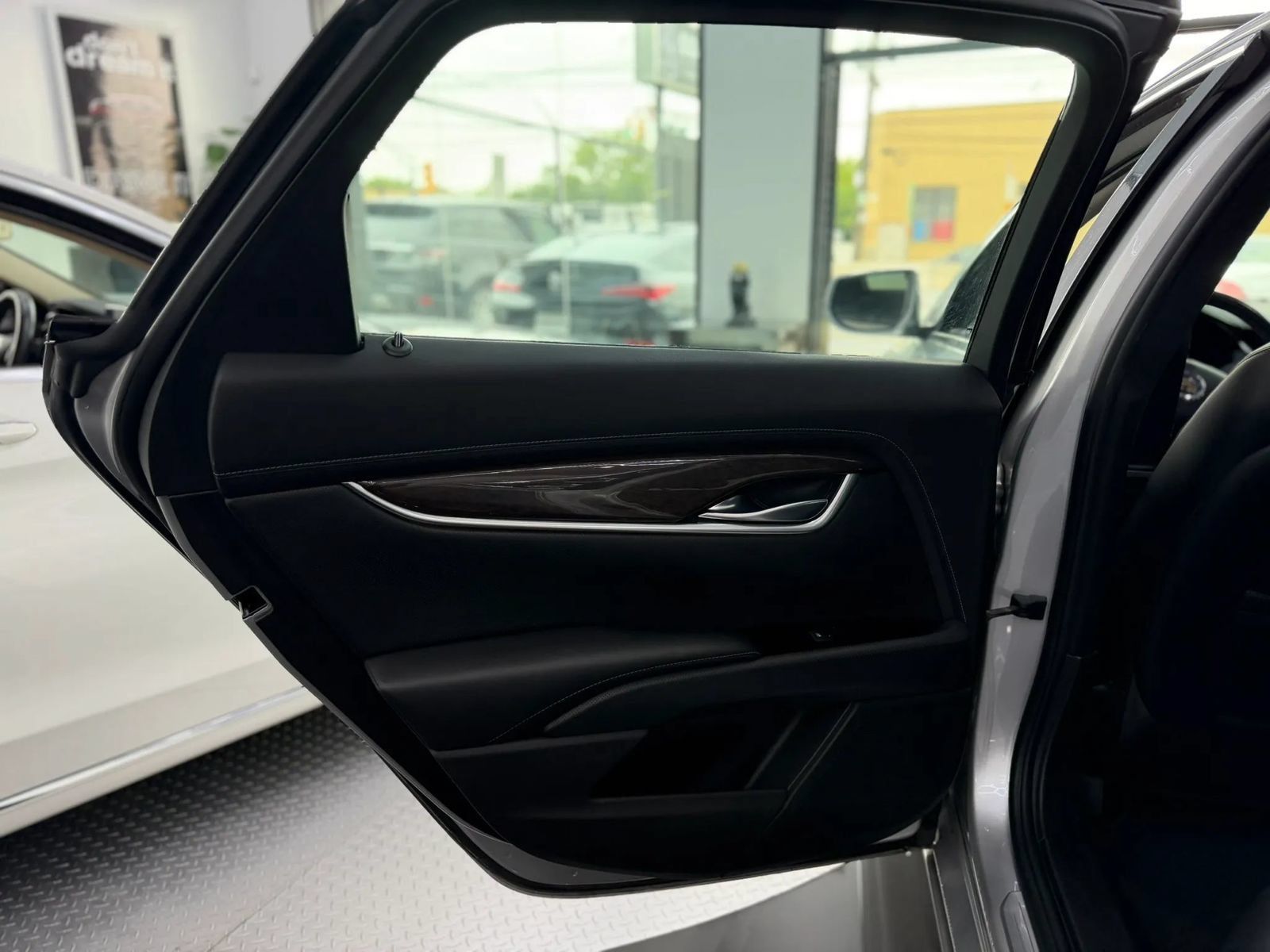 Used 2014 Cadillac XTS Luxury FWD image 7