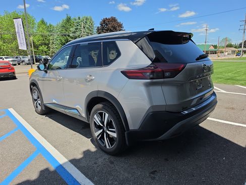 Used 2021 Nissan Rogue SL AWD/4WD image 6
