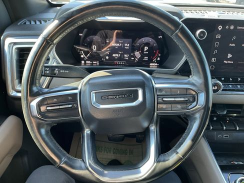 Used 2023 GMC Canyon Denali AWD/4WD image 16
