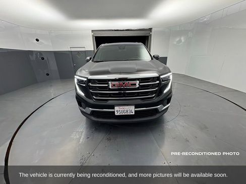 Used 2025 GMC Acadia Elevation image 9