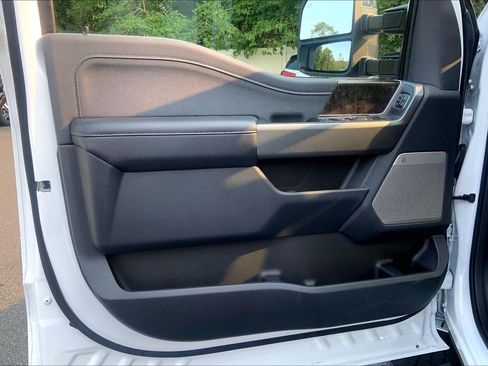 Used 2026 Ford F250 Lariat w/ Lariat Premium Package AWD/4WD image 24