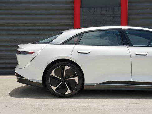 Used 2023 Lucid Air Touring AWD/4WD image 3