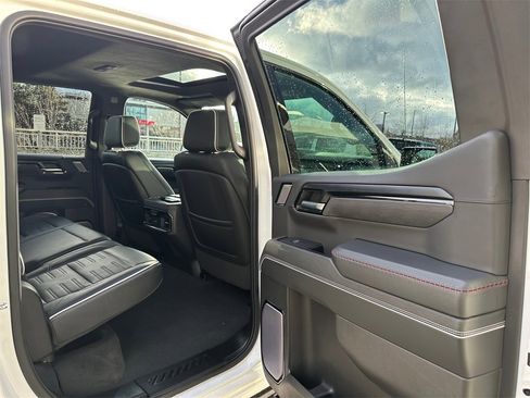 Used 2022 GMC Sierra 1500 AT4X image 47