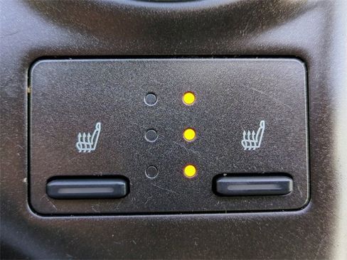 Used 2023 Toyota Camry XLE image 21