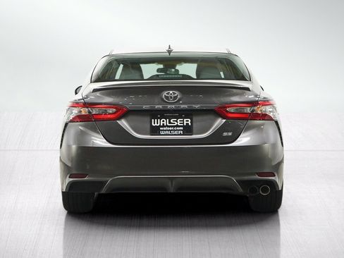 Used 2019 Toyota Camry SE FWD image 4