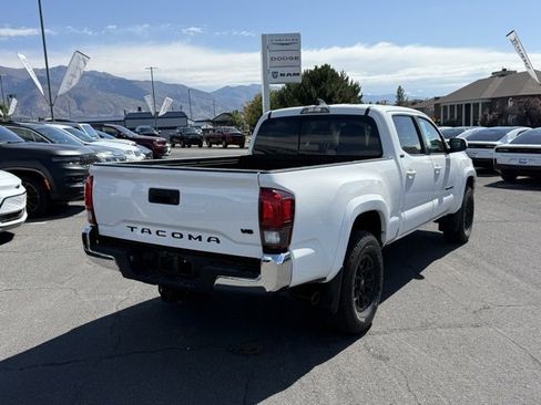 Used 2021 Toyota Tacoma SR5 w/ Blackout Package (TMS) image 6
