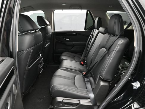 Used 2025 Honda Pilot EX-L image 22