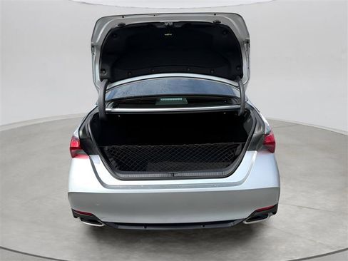 Used 2019 Toyota Avalon Limited image 9