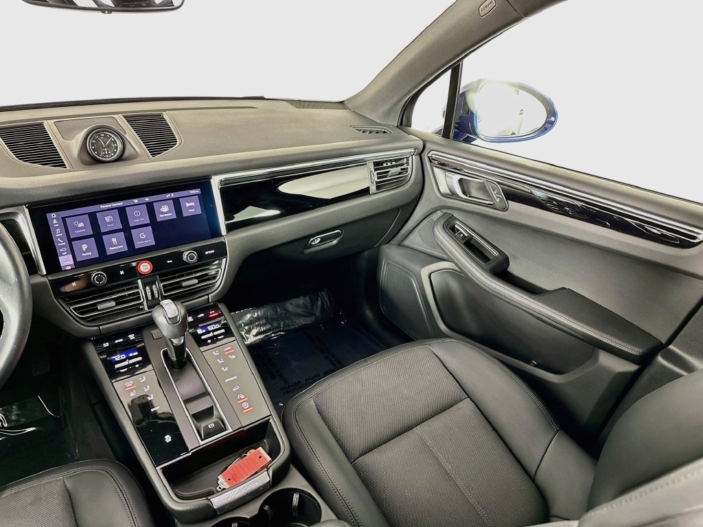 Used 2023 Porsche Macan AWD/4WD image 22