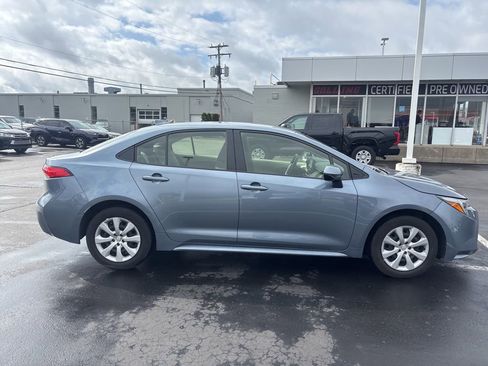 Used 2025 Toyota Corolla LE FWD image 5