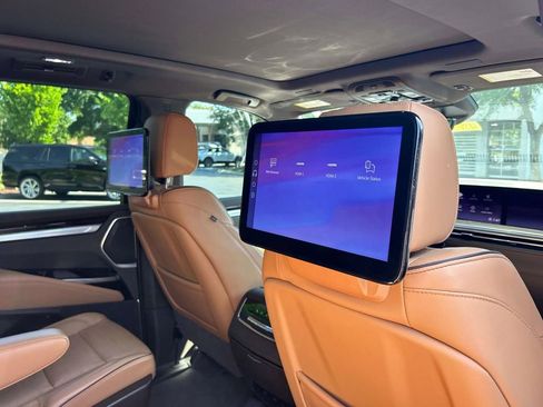 Used 2025 Cadillac Escalade ESV Premium Luxury w/ Touring Package AWD/4WD image 24