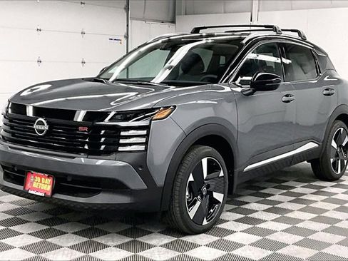 New 2026 Nissan Kicks SR image 2