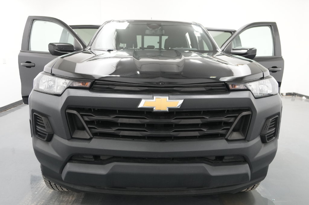 Used 2023 Chevrolet Colorado W/T w/ WT Convenience Package II AWD/4WD image 29