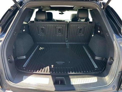Certified 2023 Cadillac XT5 Premium Luxury AWD/4WD image 7