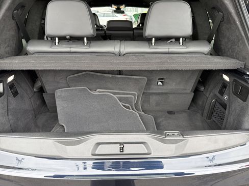 Used 2022 BMW X7 M50i w/ Cold Weather Package image 26