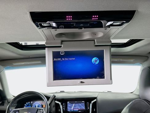 Used 2019 Cadillac Escalade Luxury image 32