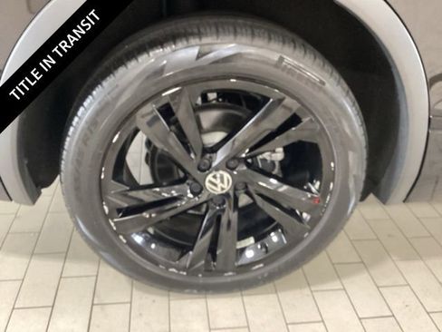 Used 2023 Volkswagen Tiguan SE R-Line AWD/4WD image 24