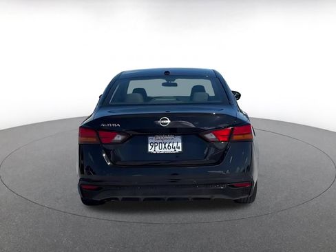 Used 2025 Nissan Altima 2.5 SV image 12