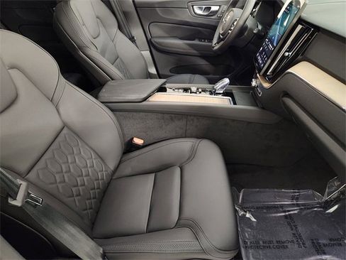 New 2026 Volvo XC60 B5 Core image 3