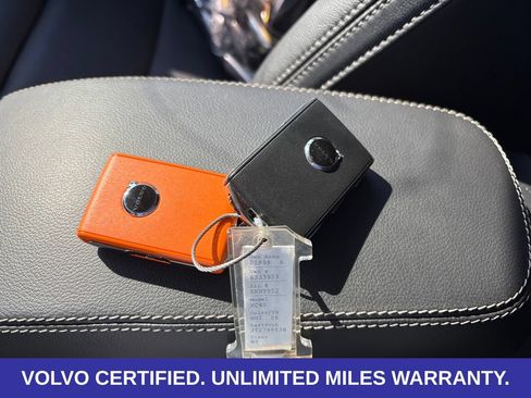 Certified 2026 Volvo XC40 B5 Plus AWD/4WD image 28