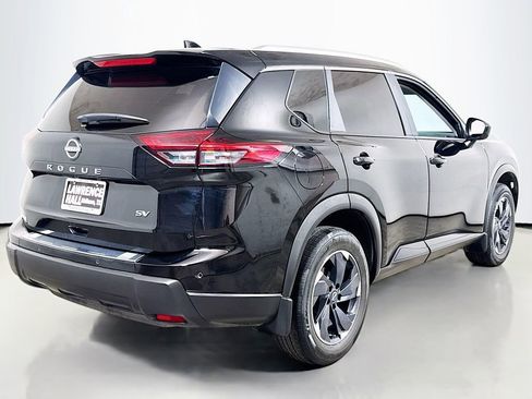 Used 2024 Nissan Rogue SV w/ SV Premium Package FWD image 4