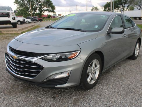 Used 2023 Chevrolet Malibu LT image 3