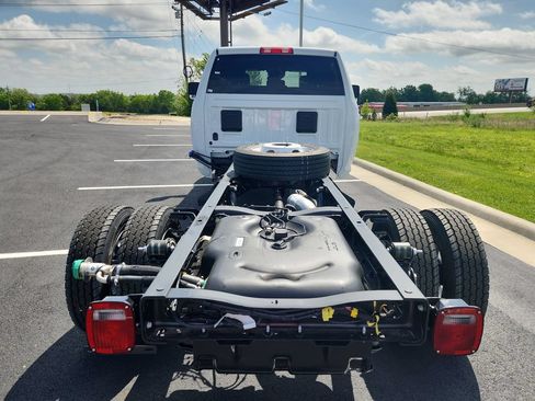 New 2026 RAM 5500 Tradesman AWD/4WD image 20