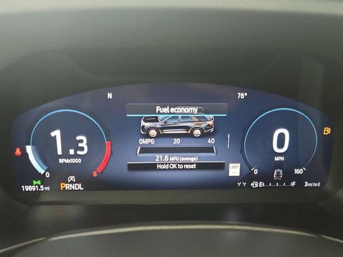 Used 2025 Ford Explorer Active AWD/4WD image 25